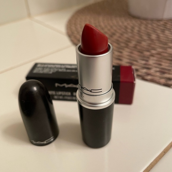 Brand New Mac Matte Lipstick - 646 Marakesh - Picture 5 of 8